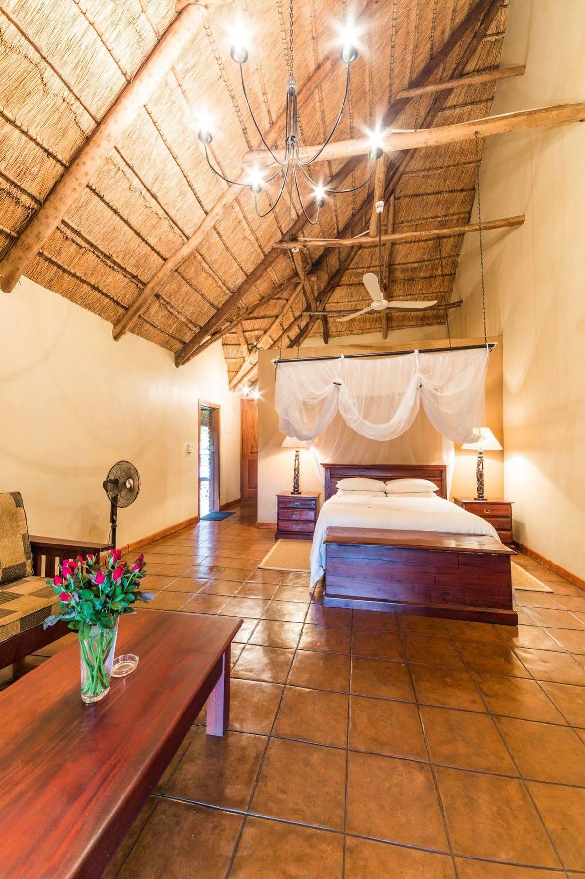 Kumbali Country Lodge ลิลองเว ภายนอก รูปภาพ